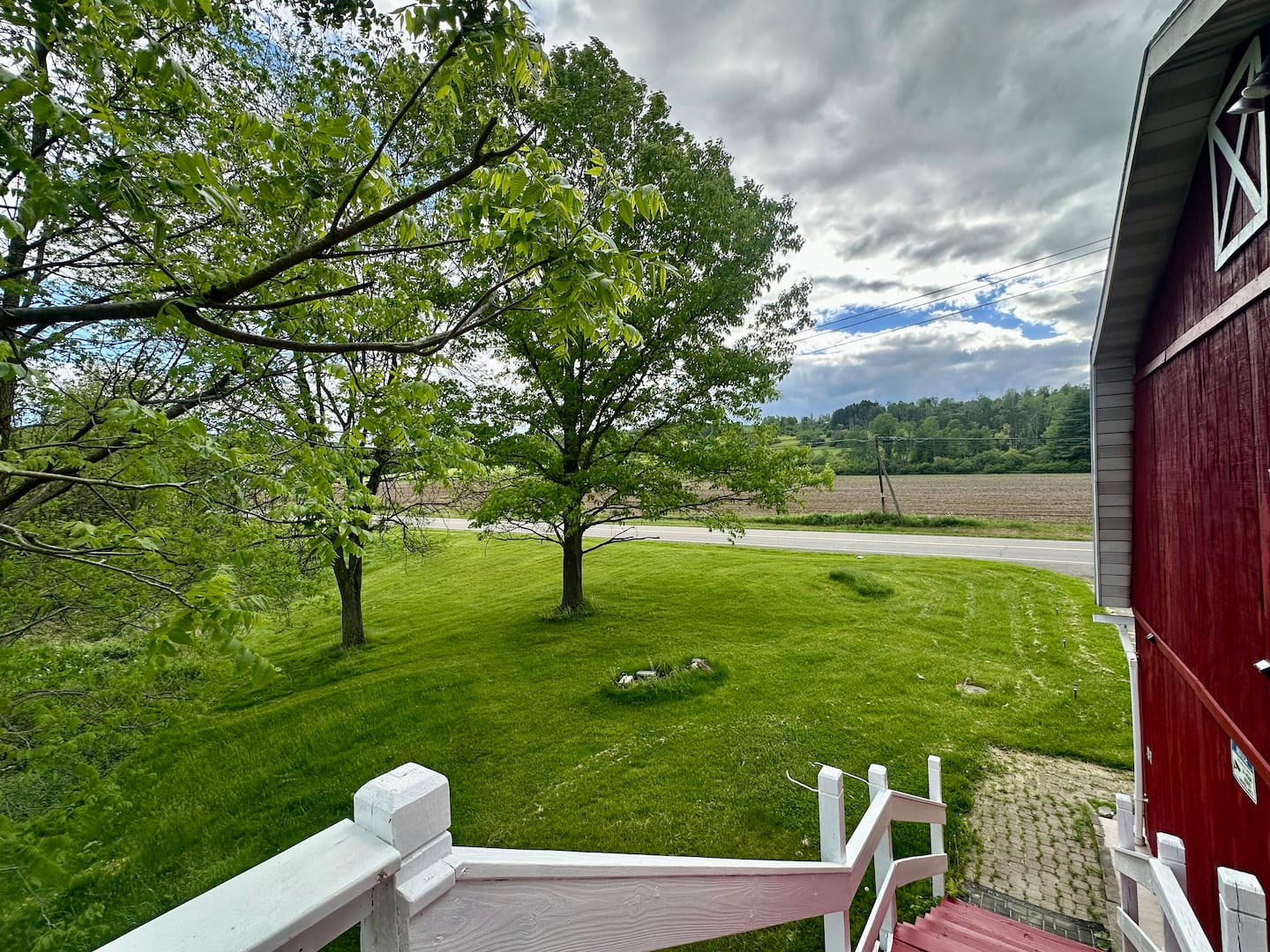 Rustic Barn Apartment Overlooking Farmland & Hills photo 2
